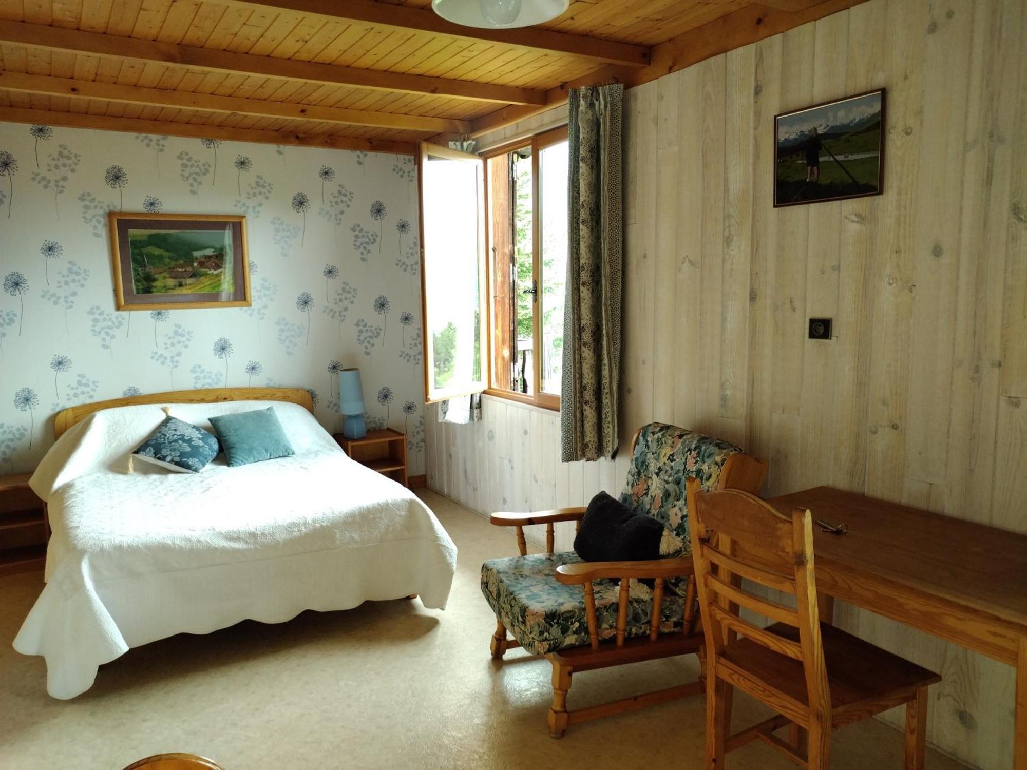 לינה וארוחת בוקר אמבראן Le Vieux Chalet מראה חיצוני תמונה